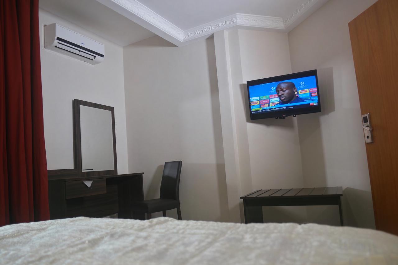 Noubou International Hotel Douala Kültér fotó