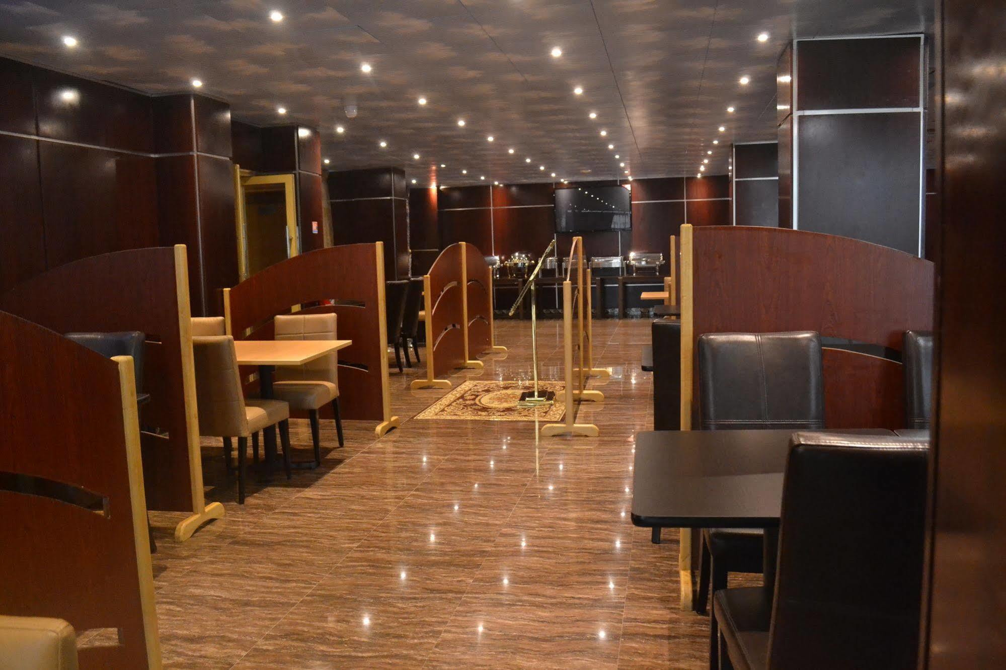 Noubou International Hotel Douala Kültér fotó