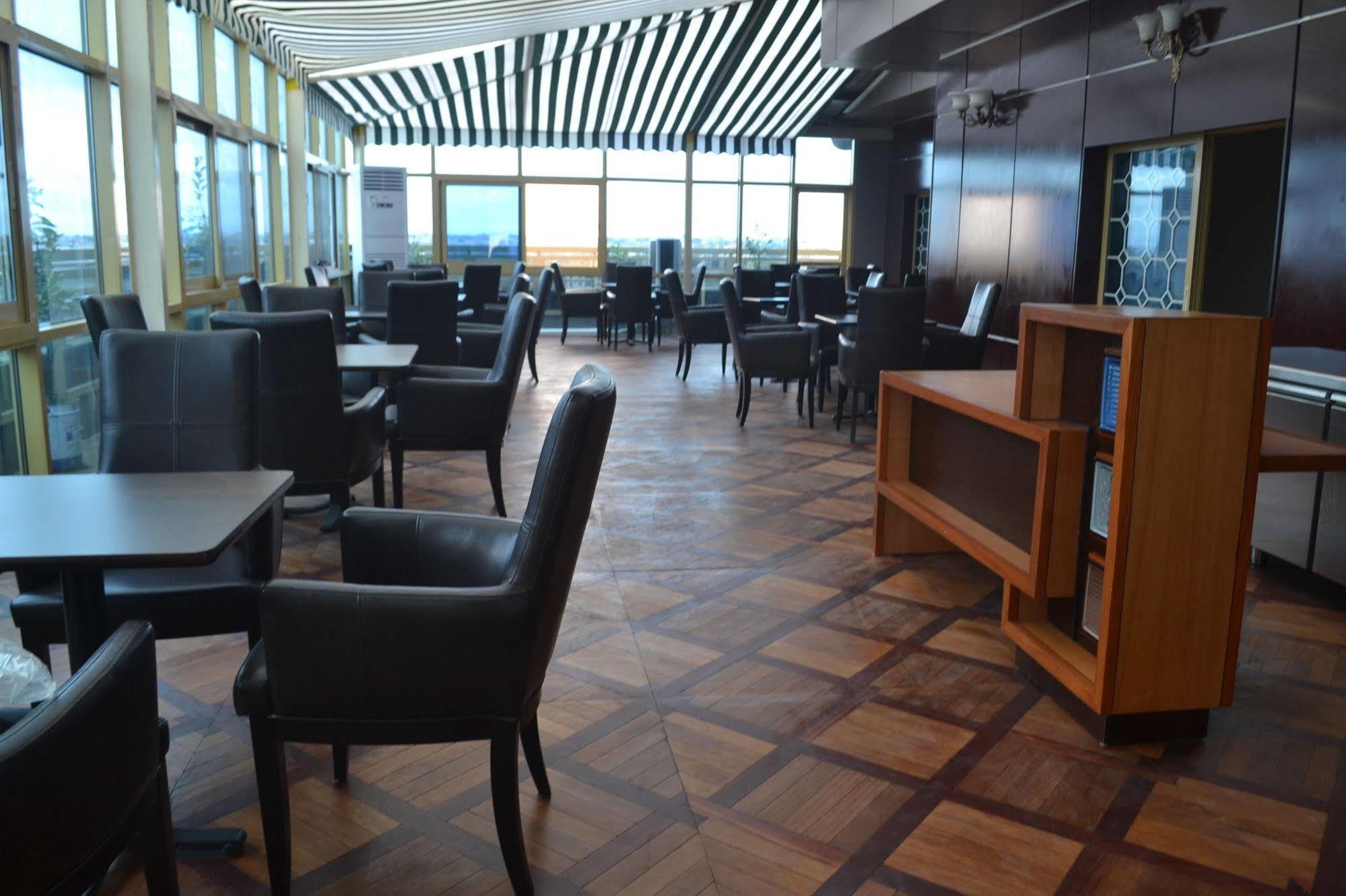 Noubou International Hotel Douala Kültér fotó
