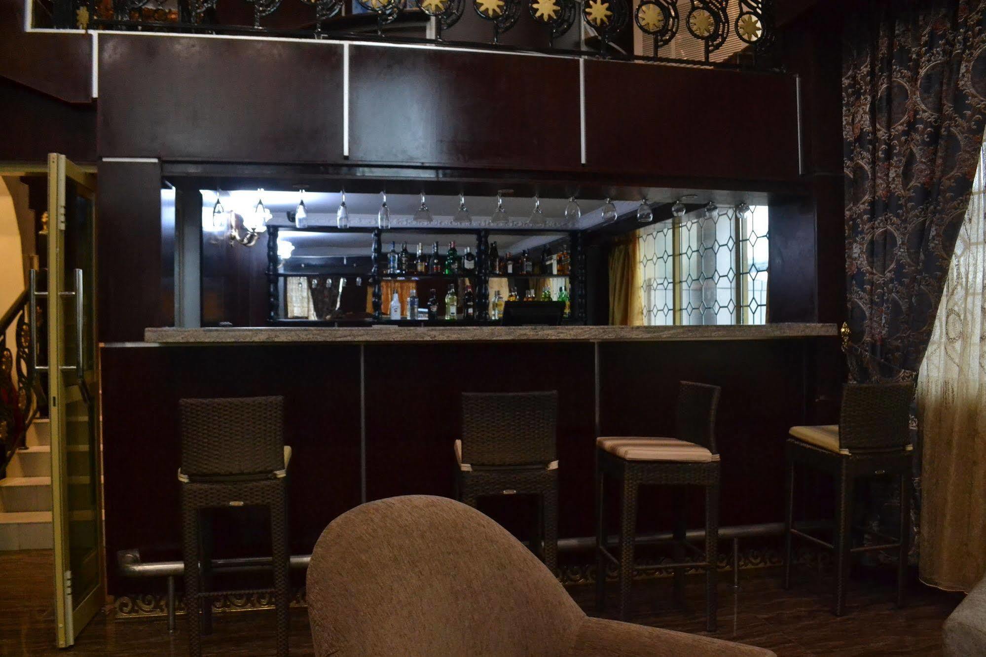 Noubou International Hotel Douala Kültér fotó