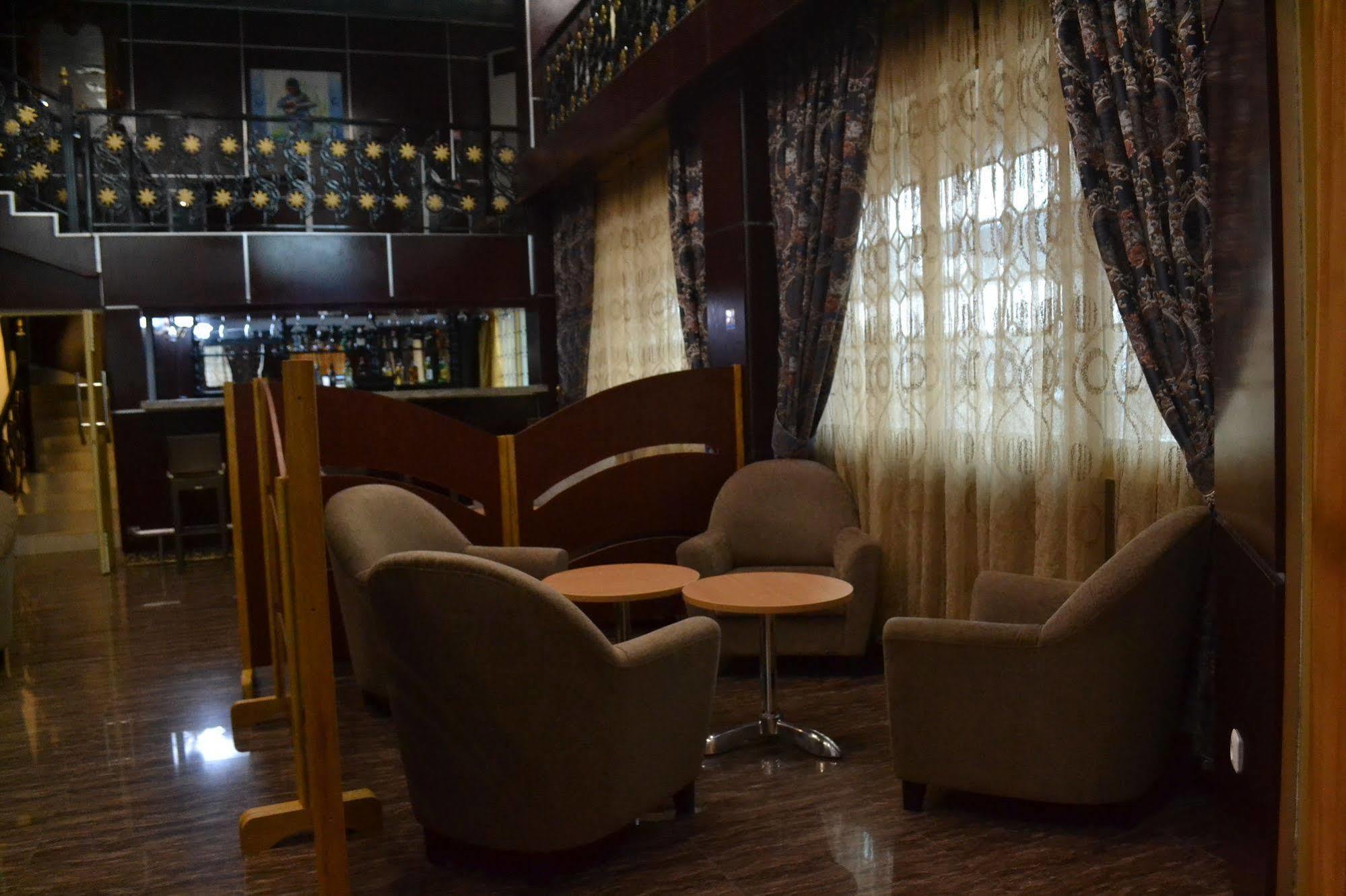 Noubou International Hotel Douala Kültér fotó