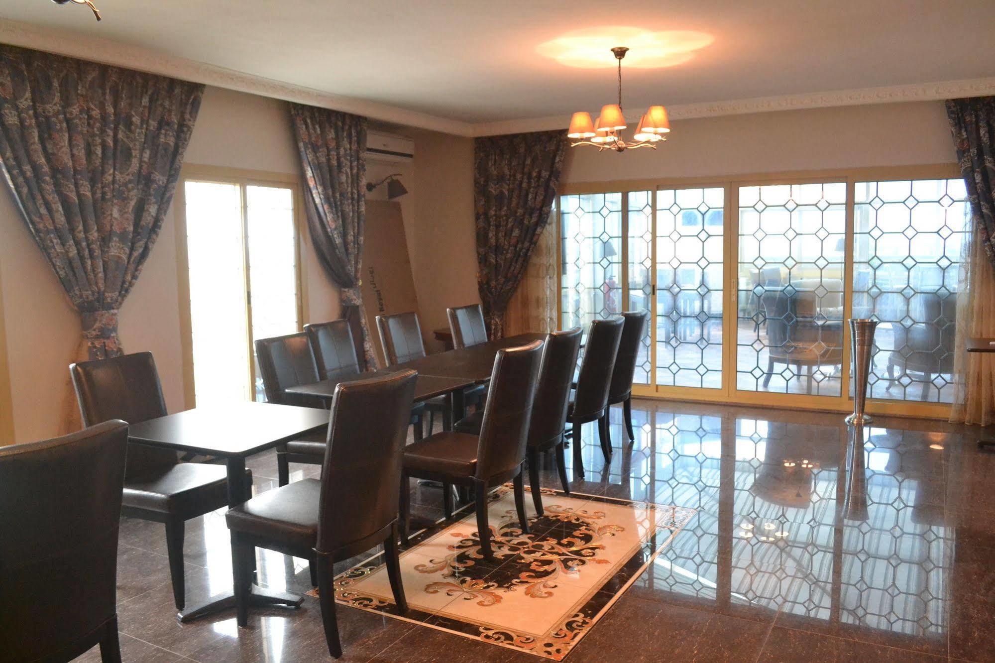 Noubou International Hotel Douala Kültér fotó