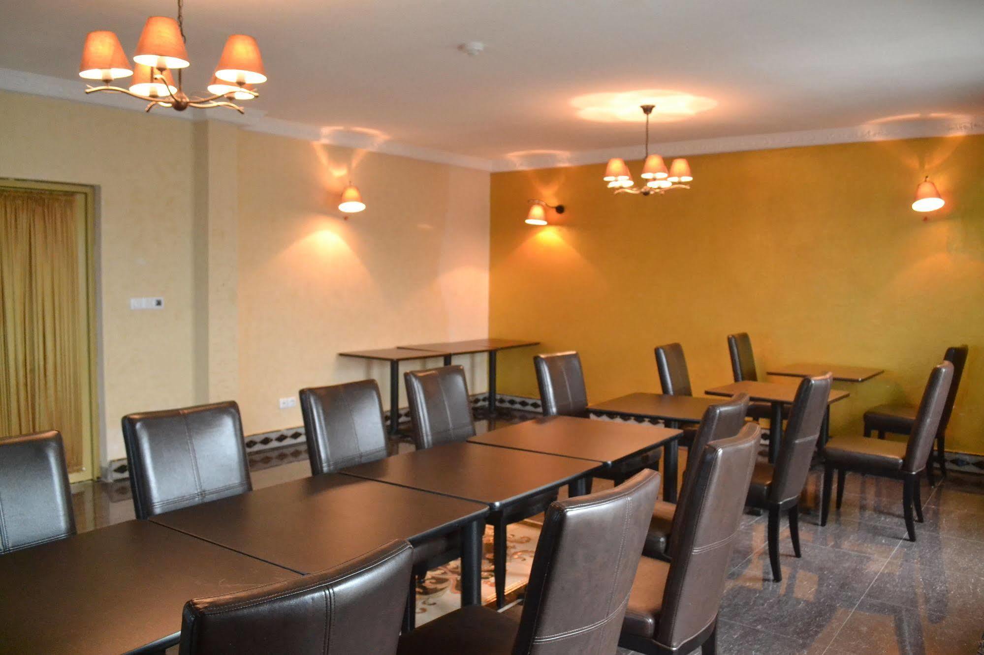 Noubou International Hotel Douala Kültér fotó
